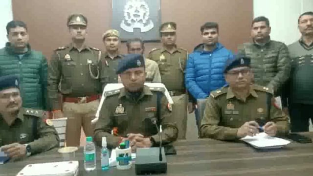 मथुरा शेरगढ़ पुलिस व स्वाट टीम ने हत्या के मामले में वांछित चल रहे 15 हजार के इनामी अपराधी को गिरफ्तार कर भेजा जेल