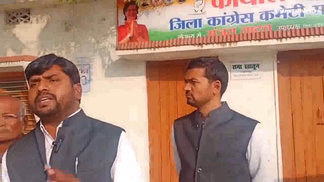 हाथ  से  हाथ जोड़ेंगे मोहब्बत की दुकान खोलेंगे