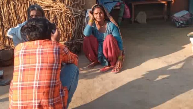 सुरीर विजऊ ग्राम पंचायत के नगला सपेरा में सचिव व प्रधान ने सपेरा जाति के पात्रों को अपात्र घोषित किया