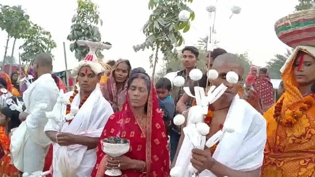 कजरी गांव सहित हसनगंज प्रखंड क्षेत्रों में सूर्य उपासना का त्यौहार ठारी व्रत बड़े ही धूमधाम व श्रद्धा पूर्वक मनाया गया

