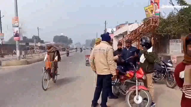 सड़क सुरक्षा माह मनाया जा रहा है