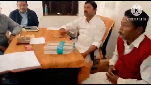 फुल्लीडुमर प्रखंड प्रमुख के कार्यालय वेश्म में रोगी कल्याण समिति की बैठक  प्रमुख गौतम प्रकाश की अध्यक्षता में आयोजित