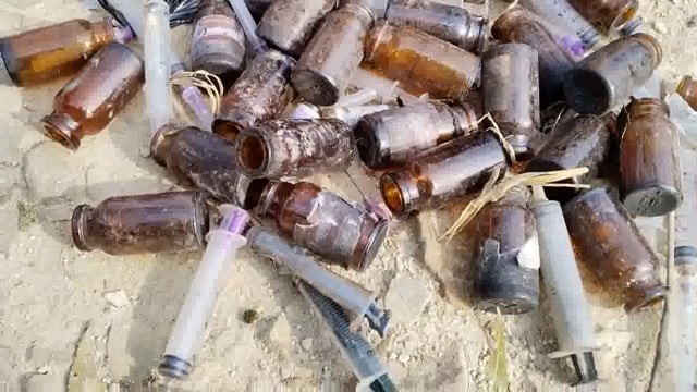 स्मैक के नशे में पढ़कर युवा बर्बाद कर रहे अपना जीवन#Prayagraj 