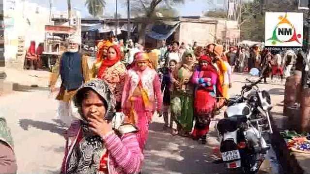 एकादशी पर मुश्किलों का सामना कर परिक्रमार्थियों ने लगाई वृंदावन की परिक्रमा। 