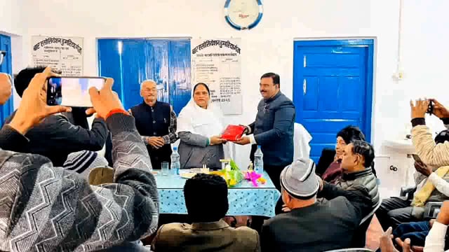 अधिवक्ताओं की समस्या को लेकर डुमरियागंज विधायक सैय्यदा खातून ने डुमरियागंज तहसील में अधिवक्ताओं के साथ की बैठक