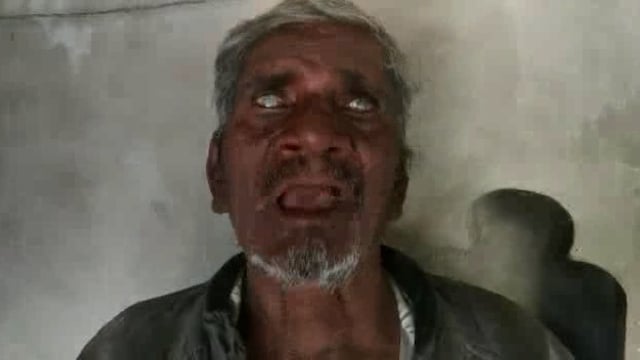 बलरामपुर रेहरा विकास खंड के नौव्वाकोल के भरवनडीह निवासी आवास के लिए लगा रहा चक्कर सुनिए क्या कुछ कहता है पीड़ित।