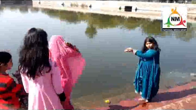 मांट क्षेत्र के राधारानी मंदिर में माघ पूर्णिमा पर दर्शन करने को उमड़ी श्रद्धालु भक्तों की भीड़।