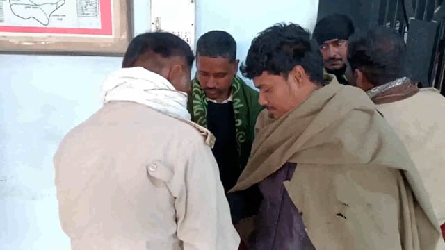 सूर्यगढ़ा खर्रा  गांव से दो वारंटी को गिरफ्तार कर भेजा गया जेल