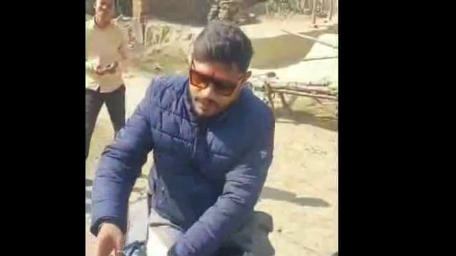 गौरी खुर्द के प्राथमिक विद्यालय में अध्यापकों के समय से न आने पर ग्रामीणों के द्वारा पूछताछ करने का वीडियो हुआ वायरल