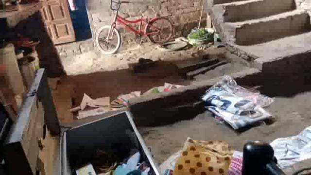 बभनी माफी में घर में घुस ढाई लाख नगदी व जेवरात ले गए चोर