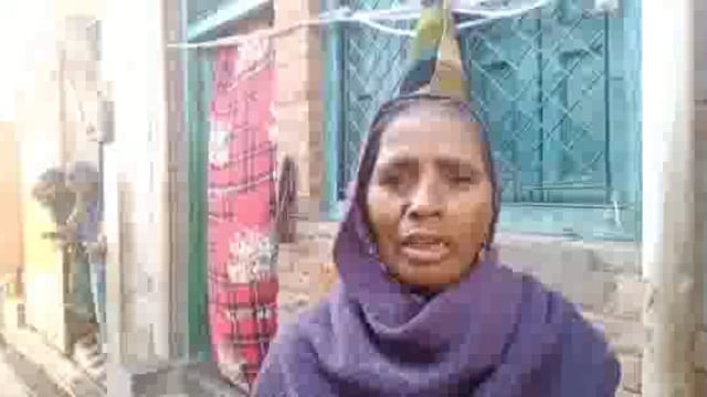 जर्जर अवस्था में लटक रहे हैं विद्युत तार हादसे को दे रहे दावत विद्युत विभाग ने आंखे की बंद

