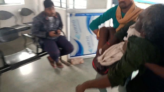 सूरजगढ़ा-इलाज के बाद बेहतर इलाज हेतु किया गया लखीसराय रेफर