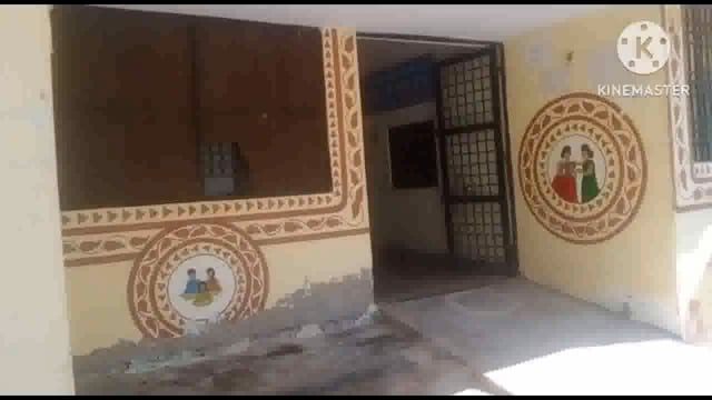 सोंख स्थित सामुदायिक केंद्र डॉक्टरों की अनुस्थति के चलते कम्पॉडरों की देख रेख मे चल रहा हैं जिससे स्थानीय जनता परेशान