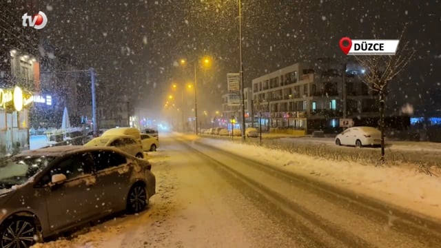 Düzce’de Yoğun Kar Yağışı ile Mücadele Sürüyor