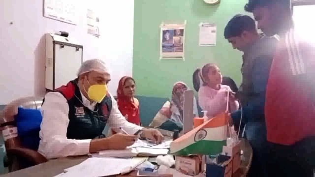 बदलते मौसम में ओपीडी में बढ़ गए मरीजों की संख्या वरिष्ठ चिकित्सक डॉक्टर संतोष यादव ने दी जानकारी