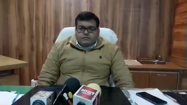 111 ठीकेदारों के जमानत राशि के FDR लेकर लेखाधिकारी फरार DM ने कहा जाँच कर होगी करवाई ।