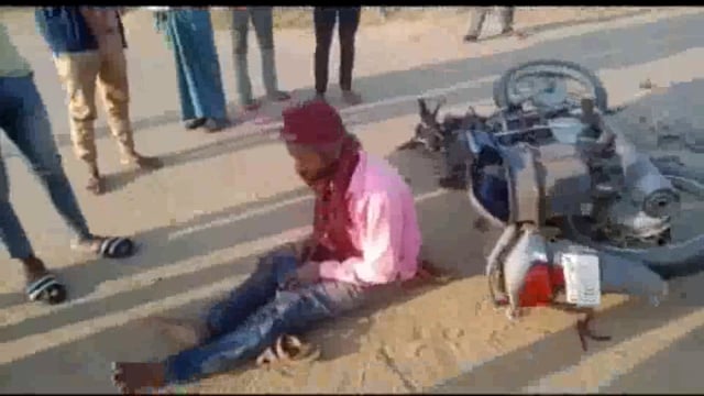 अज्ञात ट्रैक्टर बाइक में मारी ठोकर, बाइक सवार हुआ घायल