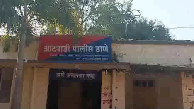 पत्रकार शशिकांत वारीसे यांच्या हत्याचा आटपाडीतील पत्रकारांकडून निषेध पोलिसांना दिले निवेदन