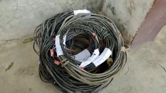 बिजली चोरी करते आठ लोगों को बिजली विभाग की टीम ने पकड़ा