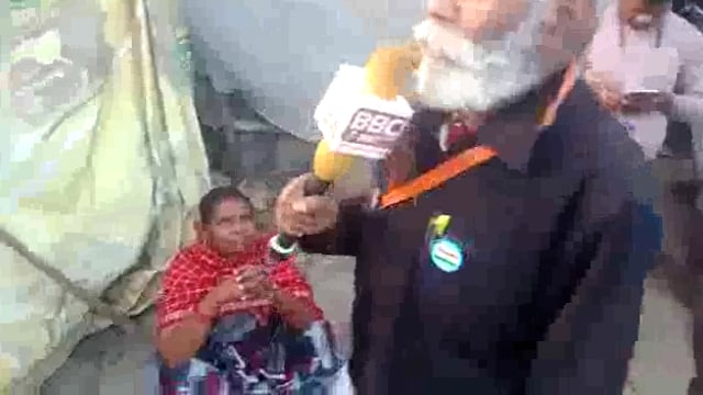 *ब्रेकिंग न्यूज़*
*स्वच्छ भारत मिशन की पोल खोलती यह ख़बर* *क्षेत्रीय जनता की परेशानी सुनिए उन्ही के जुबानी*