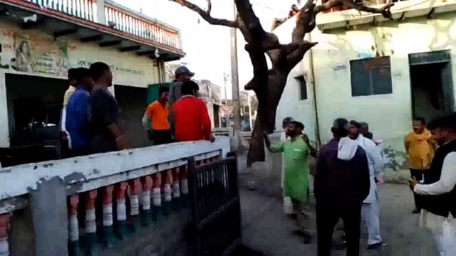 पंचायत में भीड़ जुटाने को गांव गांव पहुच रहे किसान नेता