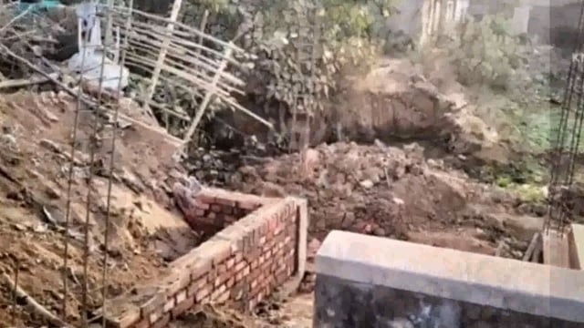 *हाता बांध में अवैध रूप से मकान निर्माण को लेकर किसानों ने अंचलाधिकारी को दिया आवेदन*
