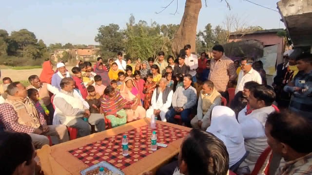 खोरिया रघुवीर सिंह में विधायक डुमरियागंज सैय्यदा खातून ने लगाया जनता दरबार सुनी लोगों कि समस्या ।