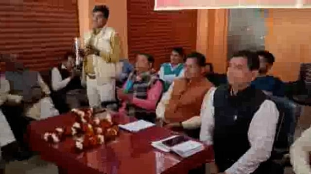 इटवा भाजपा कार्यालय पर इटवा मंडल की कि गई बैठक मुख्य अतिथि के रूप में भाजपा जिला महामंत्री मधुसूदन अग्रहरि हुए शामिल।