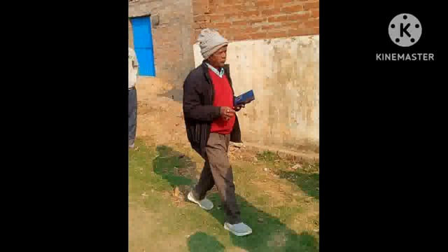 केंदुआर पंचायत में बन रहे उप स्वा०केंद्र के घटिया निर्माण कार्य को लेकर मुखिया के नेतृत्व में ग्रामीणों ने किया प्रदर्शन