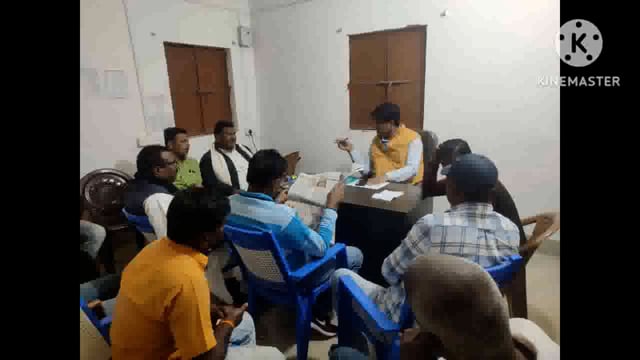 फुल्लीडुमर प्रखंड के10 पंचायतों में सोलर स्टेट लाइट के अधिष्ठापन हेतु प्रखंड पंचायती राज पदा० ने मुखिया के साथ कि बैठक