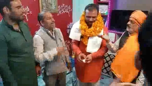 जन्मदिन पर दी गई बधाई