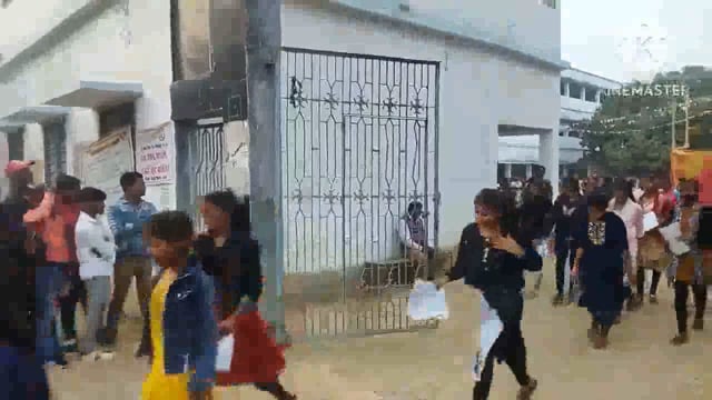 प्लस टू उच्च विद्यालय फुल्लीडुमर में मैट्रिक परीक्षा के चौथे दिन अंग्रेजी की परीक्षा शांतिपूर्ण संपन्न