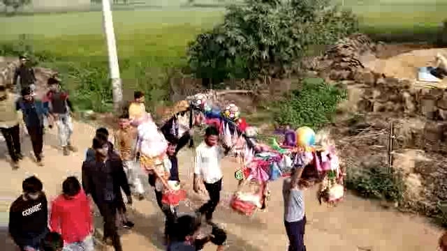 बम बम भोले के जयघोष से गूंजा ब्रज क्षेत्र: ग्रामीण क्षेत्रों में गंगाजल लेकर लौटे कांवरियों ने किया जलाभिषेक