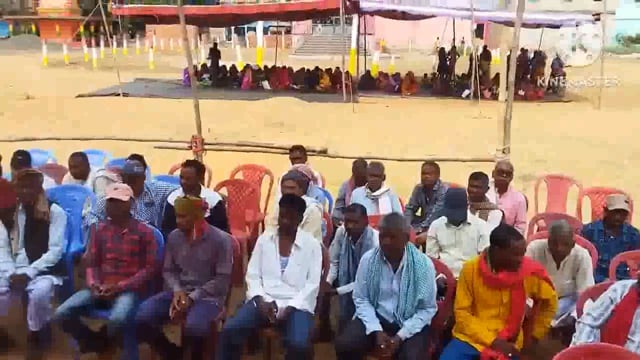 बिहार प्रदेश आदिम जनजाति घटवार महासभा के बैनरतले कटोरिया के करझौंसा दुर्गा मंदिर प्रांगण में संगठन के नेताओं कीहुई बैठक 