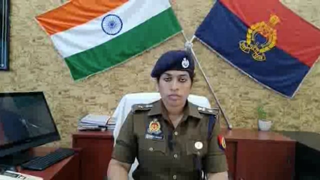 थाना कोतवाली औरैया क्षेत्र के अन्तर्गत खानपुर चौराहा के पास माँ अम्बेलाज में एक शव बरामद होने के संबन्ध में पुलिस अधीक्ष