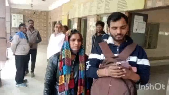 विवाहिता फांसी के फंदे पर लटकी मिली पुलिस ने चिता में से शव निकलवा कर पोस्टमार्टम के लिए भेजा