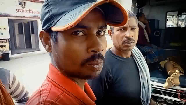 मनसरपुर गांव में नीम के पेड़ से गिरकर 12 वर्षीय युवक गंभीर रूप से हुआ जख्मी प्राथमिक उपचार के बाद भागलपुर रेफर 