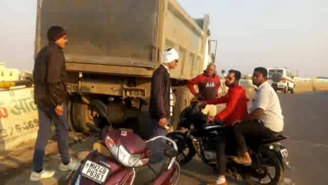 बिदर रोड उडान पुलावर टिप्परने एकास उडविले,जागीच ठार