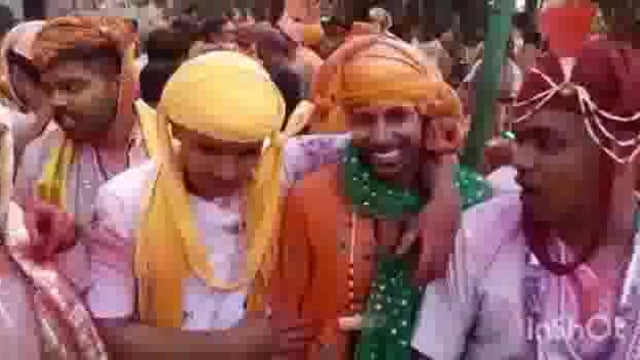 बरसाने में लठमार होली का हशी ठिठोली के साथ लाखों श्रद्धालुओं ने लिया आनंद हुरियारों पर बरसी प्रेम पगी लाठियां