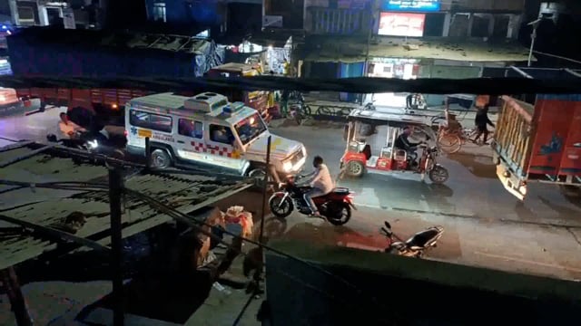 सूरजगढ़ा बाजार एनएच 80 से गुजरने वाले हर व्यक्ति हर वाहन को सायंकाल के समय प्रतिदिन जाम से जूझना पड़ता है 