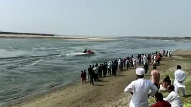 गंगा जी मे नहाने गये तीन युवक डूबे, एक का रेस्क्यू करके बचाया गया, दो की तलाश जारी
हरदोई जिले से उर्स मे शामिल होने आये 