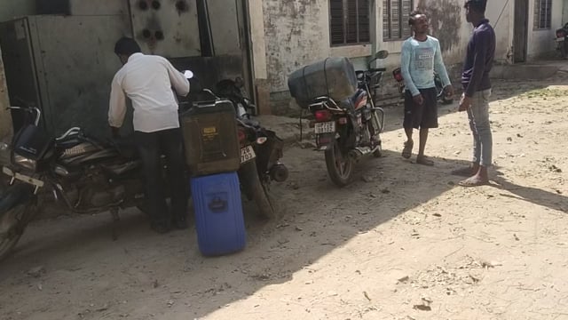 विद्युत उप केंद्र बिहार में आए दिन चोरों का आतंक ट्रांसफार्मर से निकल रहा रातों में तेल जेई ने लगाई गोपनीय टीम,