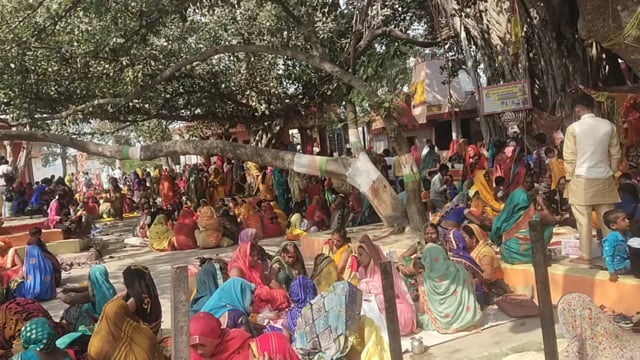 कुंडा के हीरागंज में मां नायर देवी धाम में दुरदुरिया कार्यक्रम में उमड़ी भीड़ क्षेत्रवासियों का आस्था पर अटूट विश्वास,