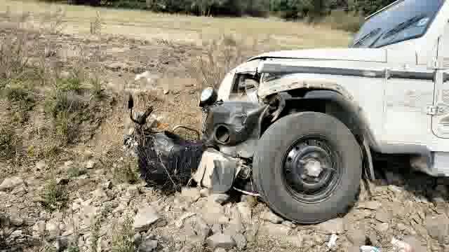 नळगीर जवळ मोटारसायकल व जिप अपघात,दुचाकीस्वार जखमी