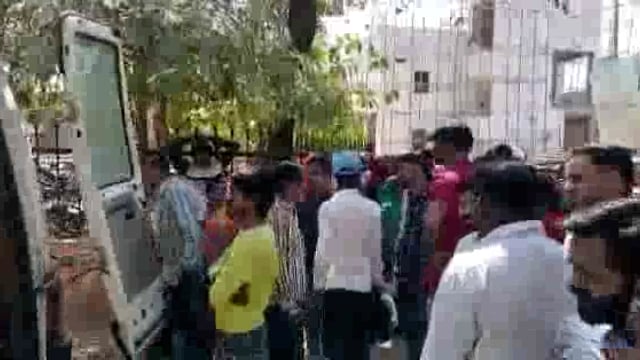 जिला अस्पताल अर्थो सर्जन डॉ सचिन के आपरेशन दौरान मरीज की मौत,परिजनों का आरोप
ओ टी में मौत के बाद किया रेफर- सूत्र