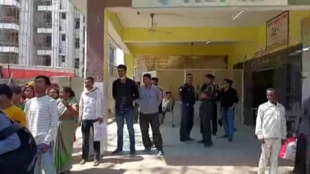 अर्थो सर्जन डॉ सचिन पर ईलाज के नाम पर मरीज ने घूस लेने का लगाया आरोप, 
शिकायत करने पर मरीज को मिल रही धमकी