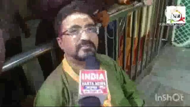 भगवान श्री कृष्ण की जन्मस्थली मथुरा के प्राचीन केशव देव मंदिर में किया गया लठमार हुरंगे का आयोजन।