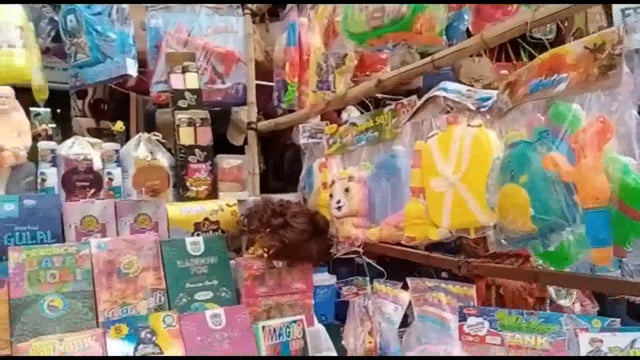 सजने लगी पिचकारी और मुखौटा की दुकान - बाजारों में रौनक#