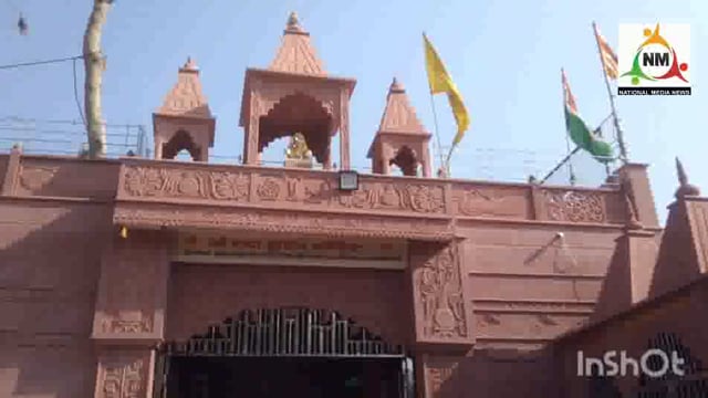 वृंदावन डांगोली रोड पर पानीगांव में नवनिर्मित राधाकृष्ण मंदिर में धूमधाम से खेली गई राधाकृष्ण के स्वरूपों के साथ होली।