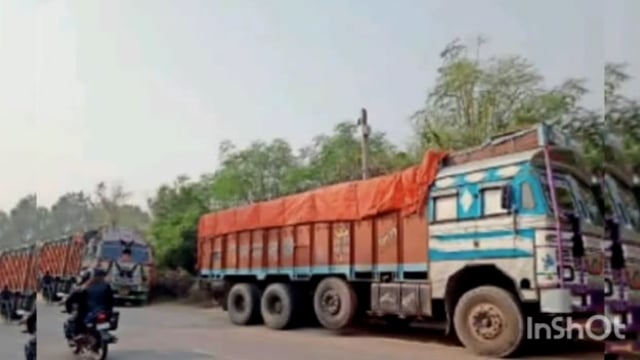 अवैध खनन मामले में चार ट्रक जब्त; परिवहन दंड की राशि लगभग बारह लाख 